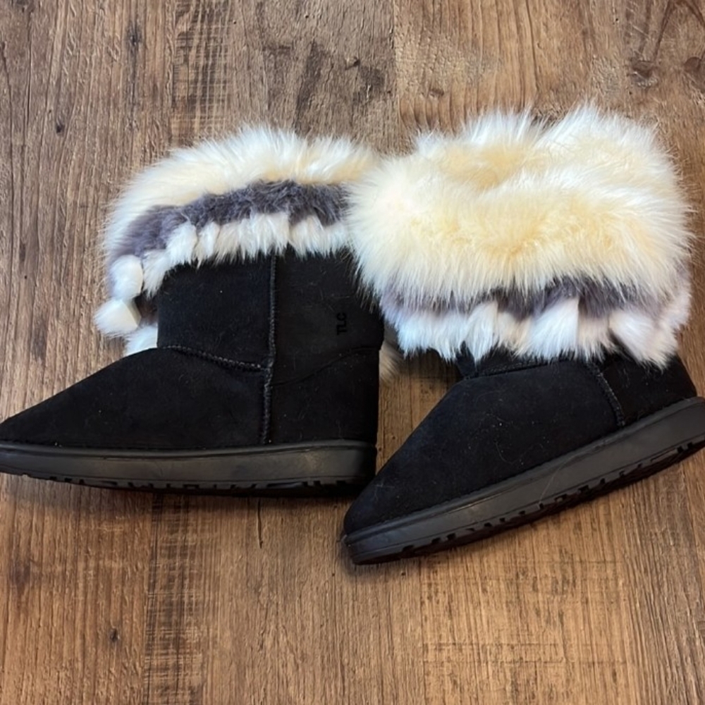 Women's black suede and faux fur ankle boots